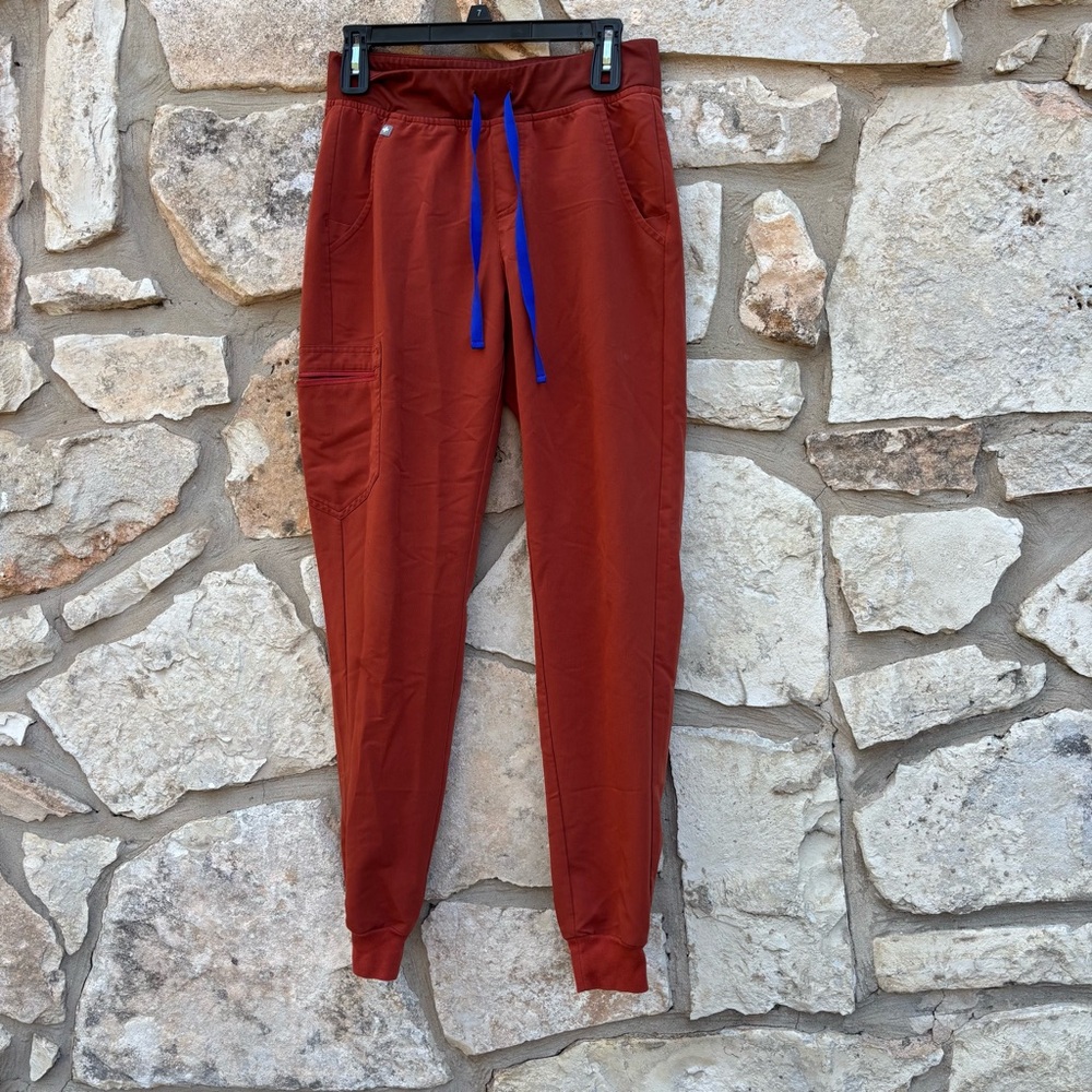 Figs copper woman’s scrub pants size small tall - Picture 2 of 6
